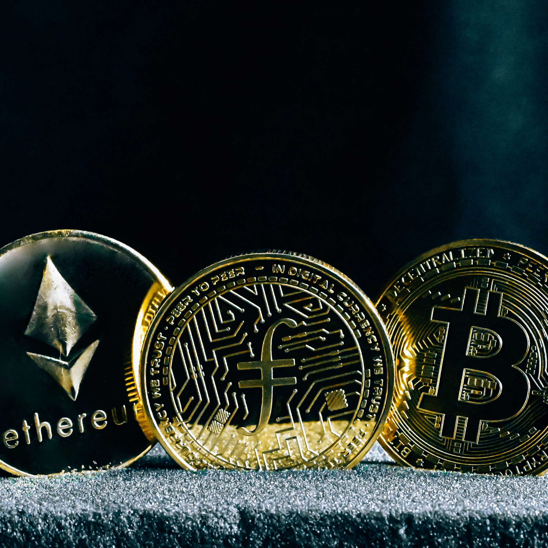 Criptoativos: o que são e usos financeiros - Banco Carregosa