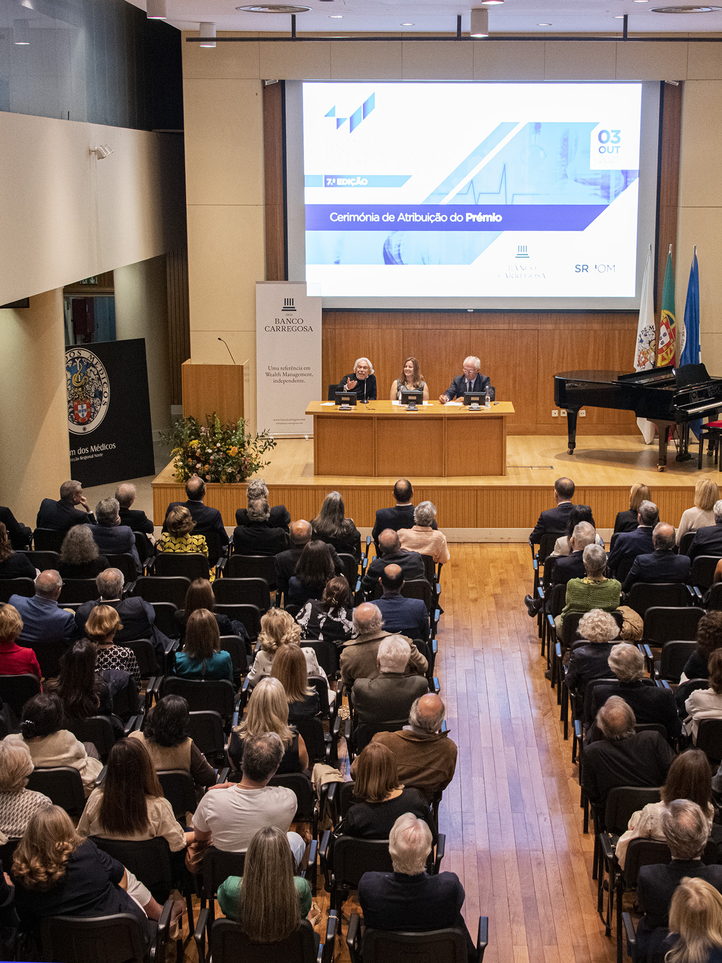 Photography from the stage of the Banco Carregosa / SRNOM Award Delivery Event